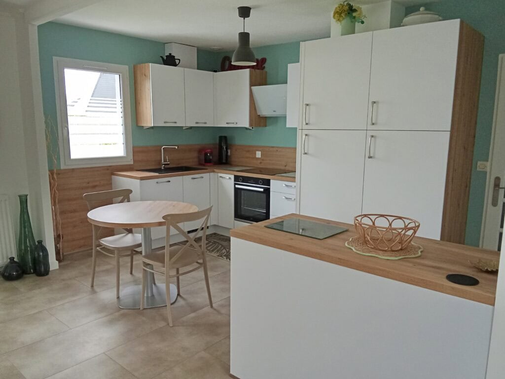 Cuisine Bois et blanche, Réalisation Breizh Agenceur